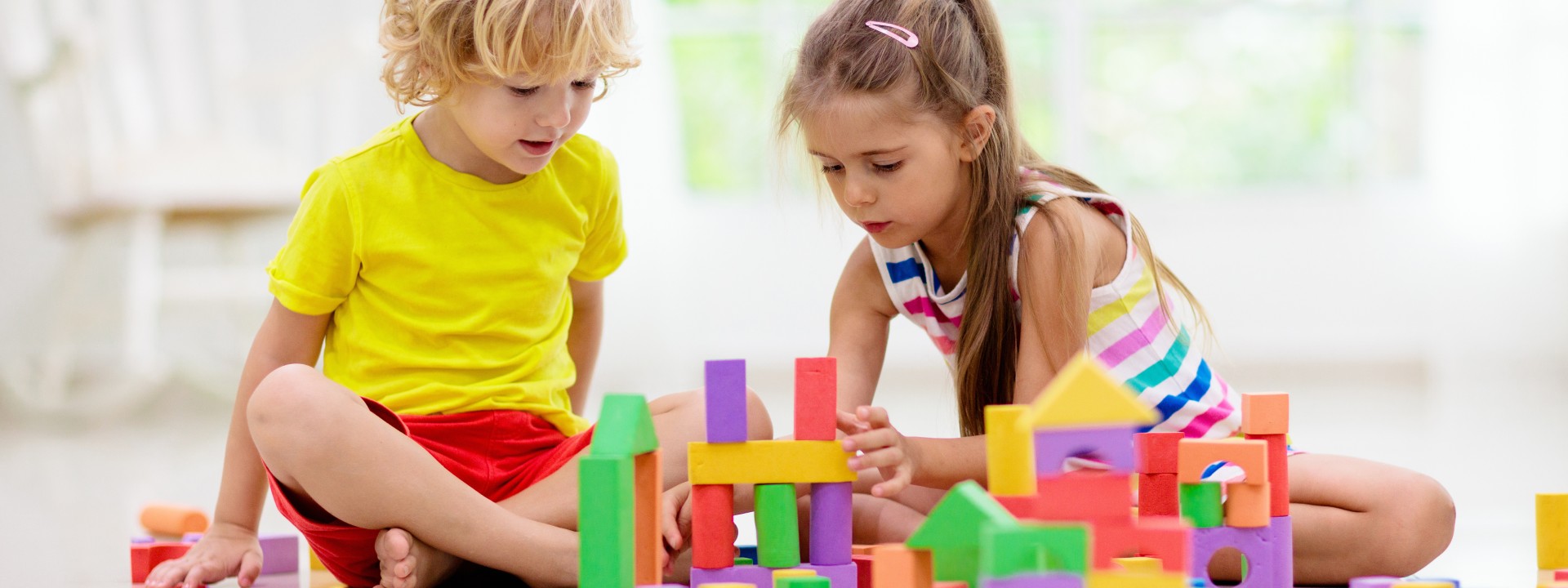 Die Prüfzeichen „Geprüfte Sicherheit“ und „Ausgezeichneter Spielwert“ geben Orientierung und Sicherheit beim Spielzeugkauf | TÜV Rheinland