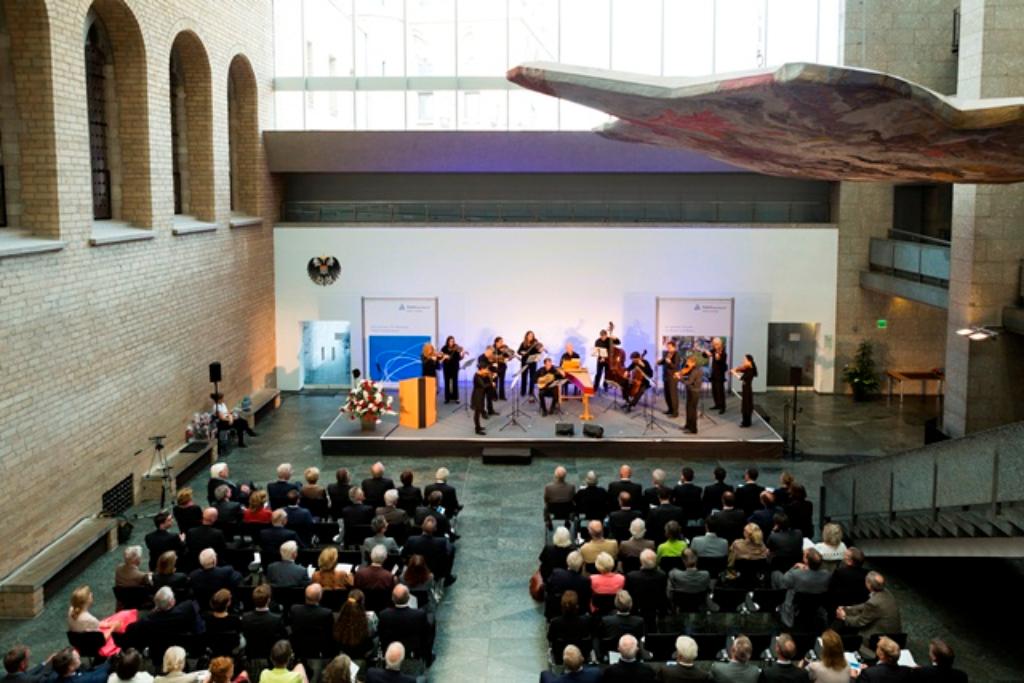 3. Internationaler TÜV Rheinland Global Compact Award, Feierliche Preisverleihung in der Piazzetta des Historischen Rathauses zu Köln