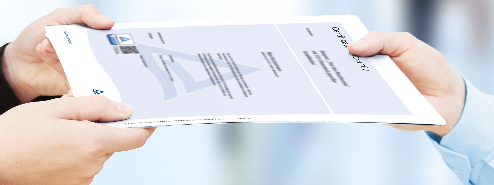 Unabhängige, vertrauenswürdige und transparente Personenzertifikate von PersCert TÜV. Ihr Kompetenznachweis. 
