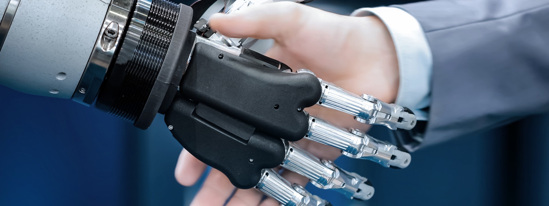 與領先的技術能力培訓合作夥伴 TÜV 萊因學院一起走上勵志的道路。
