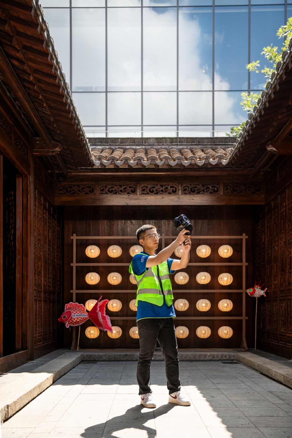 Net-zero-carbon inspection of a building in Nanjing, China. Photo: TÜV Rheinland