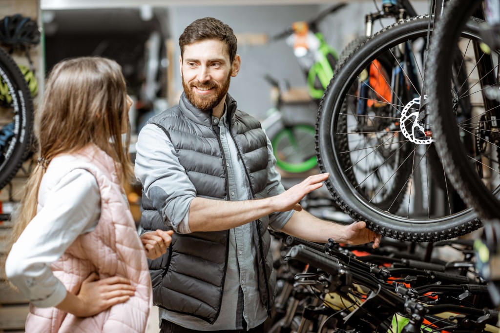 Neue Zertifizierung „Rad-Service Kompetenz“ für Fahrradfachhandel und Werkstätten (TÜV Rheinland/Shutterstock) TÜV Rheinland: Neue Zertifizierung „Rad-Service Kompetenz“ für Fahrradfachhandel und Werkstätten