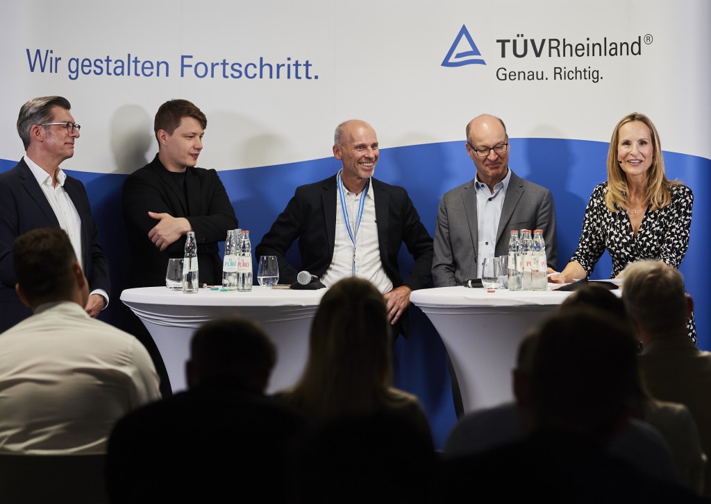 Die Panel-Teilnehmer diskutierten Autonomes Fahren „Made in Germany“ (Foto: Yves Sucksdorff/TÜV Rheinland)