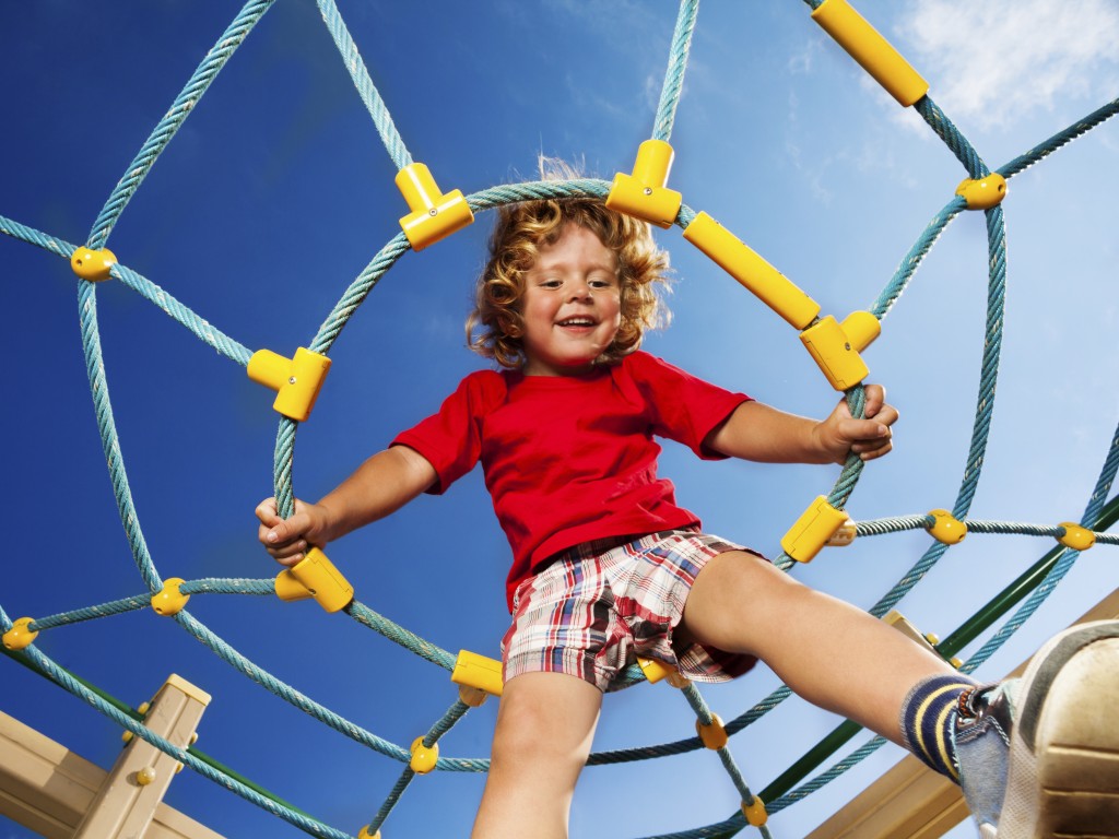 Qualified Playground Tester according to DIN SPEC 79161 | TÜV Rheinland