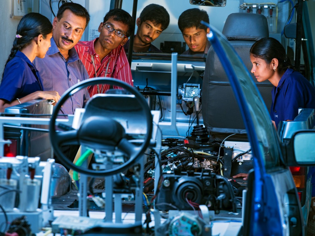 Our vocational training services | TÜV Rheinland