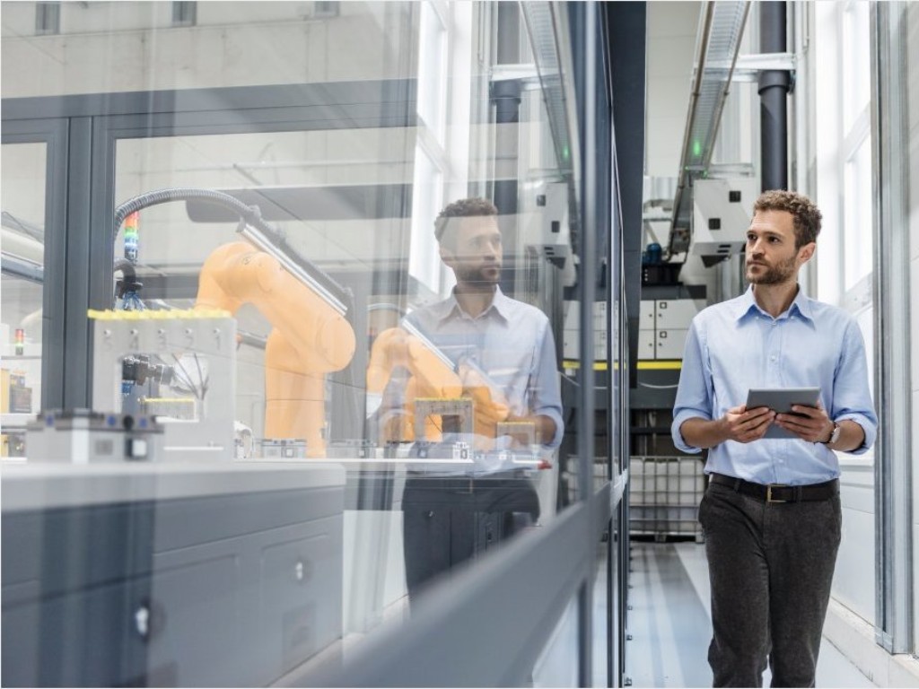 IT compliance ensures secure, efficient and legal data handling | TÜV Rheinland