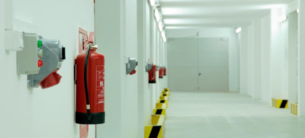 Prüfung von Brandmelde-, Alarmierungs-, und Feuerlöschanlagen