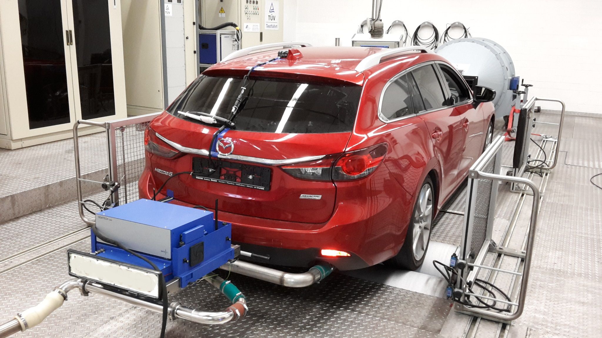 Vehicle Emissions Testing SG TÜV Rheinland