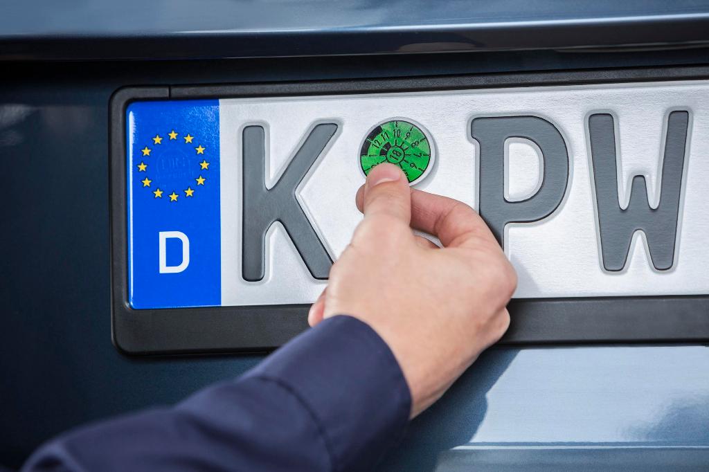 Regional and National Vehicle Registration Service