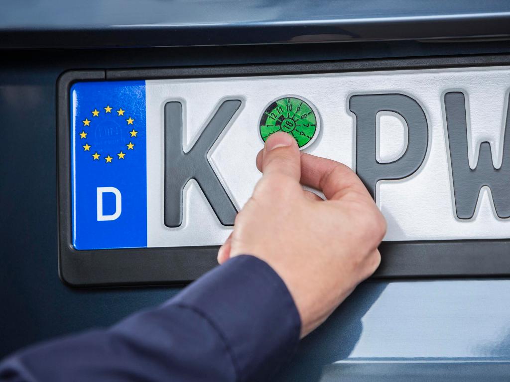 Regional and National Vehicle Registration Service