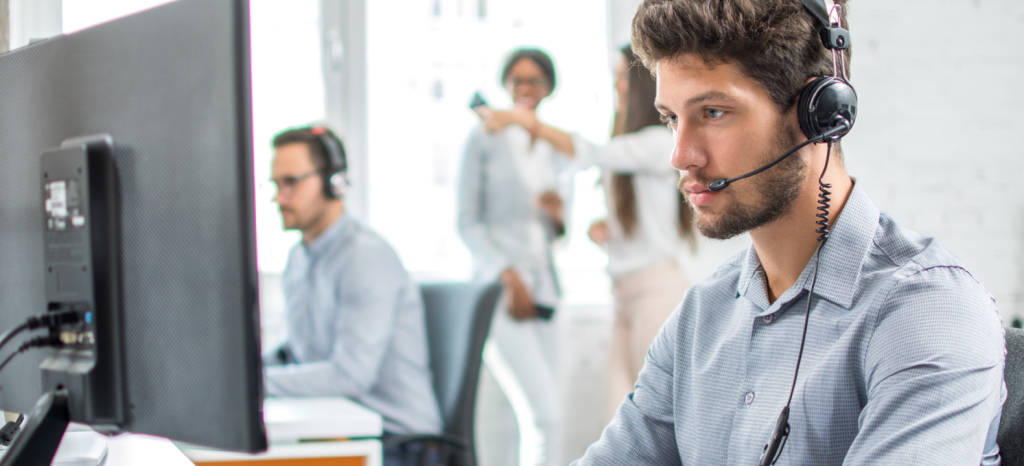 Livestreaming assessments to professionally assess damage via video technology | TÜV