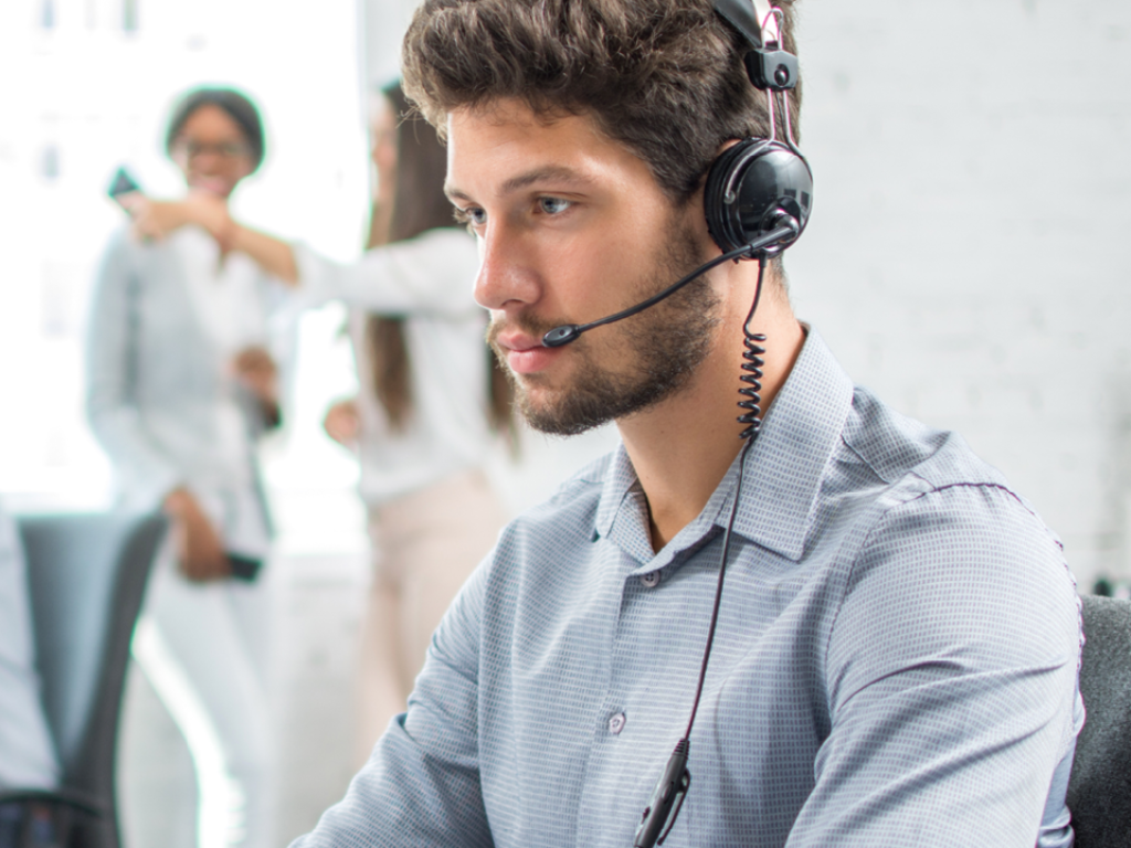 Livestreaming assessments to professionally assess damage via video technology | TÜV