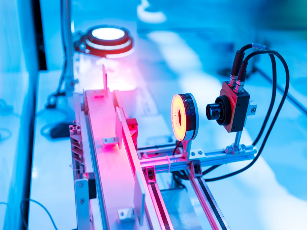 Klassifizierungsprüfung von Lasern nach IEC/EN 60825-1 | TÜV Rheinland