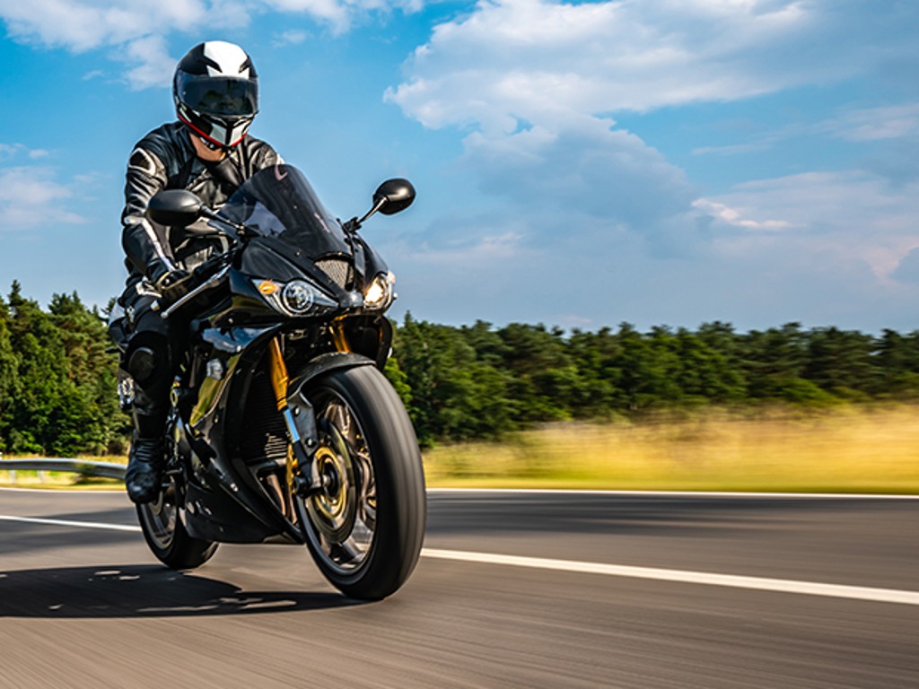 Wir unterstützen Hersteller von Motorradbekleidung mit unseren umfassenden Prüfungen und Zertifizierungen nach allen relevanten Standards