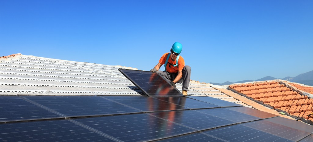 Qualification services for building integrated PV (BIPV) and building attached PV (BAPV) | TÜV Rheinland