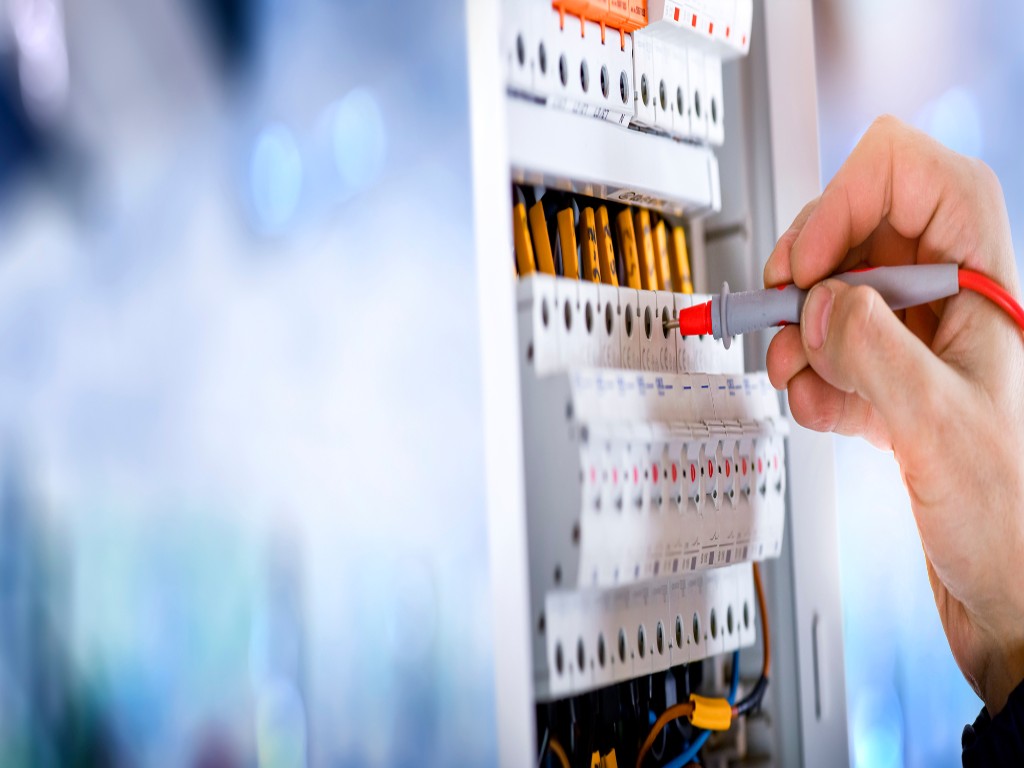 Pomiary elektryczne maszyn w TÜV Rheinland