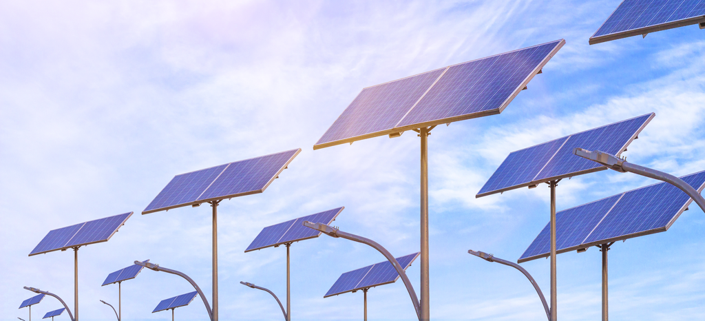 Prüfung von Solar-Straßenbeleuchtung und deren Auswertung | TÜV Rheinland