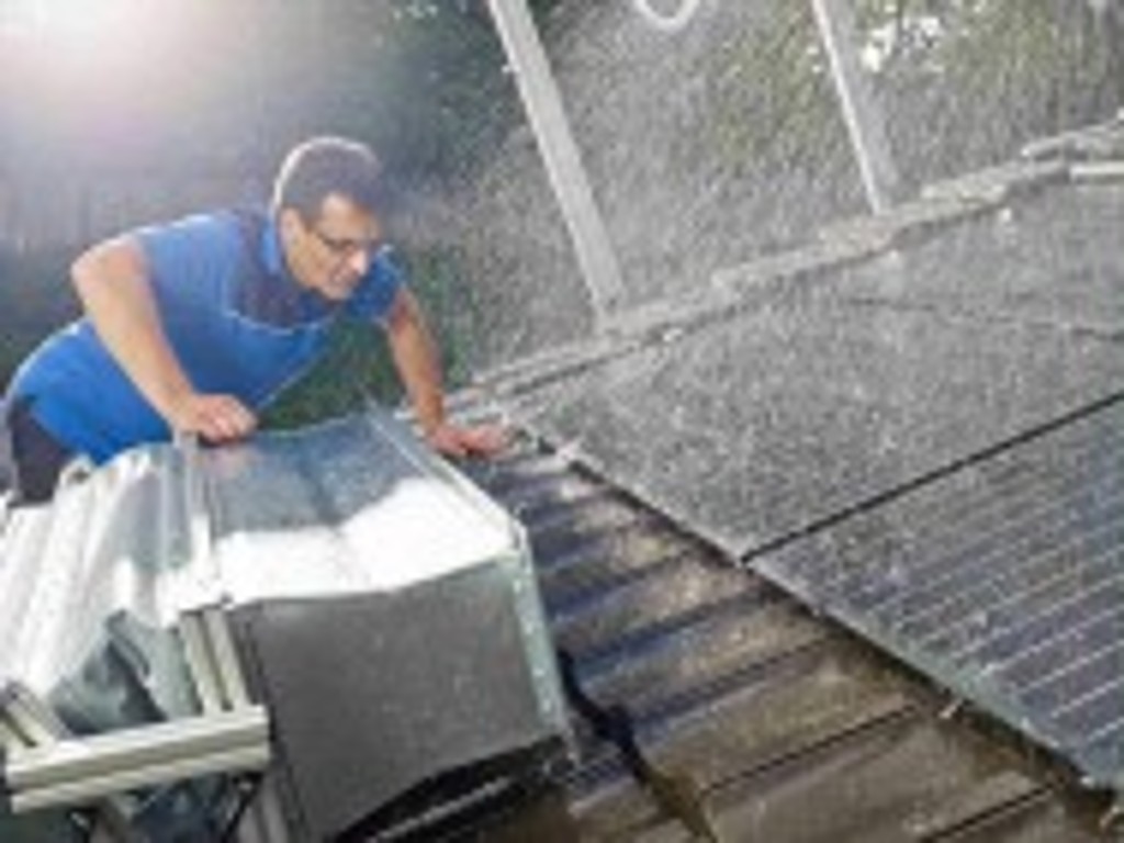 Rain simulation with driving rain and wind resistance testing | TÜV Rheinland