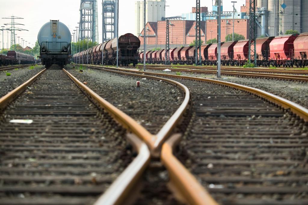 Railway systems and vehicles