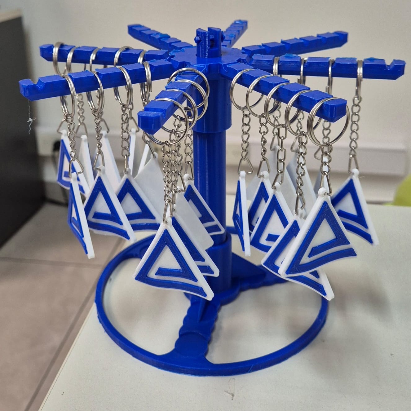 3D-gedruckter Schlüsselanhänger aus der TÜV Rheinland Niederlassung in Argentinien